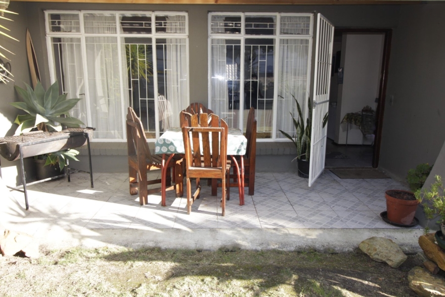 4 Bedroom Property for Sale in Paradise Beach Eastern Cape